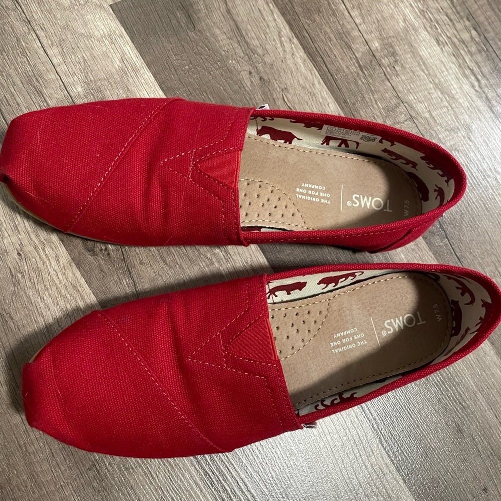 Red Tom’s shoes
